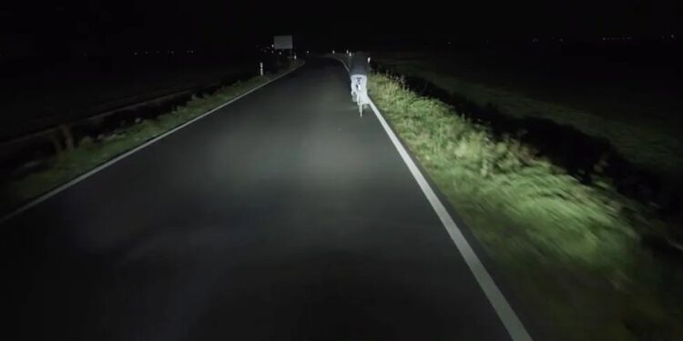 Βλέπουν τελικά και τη νύχτα τα αυτοκίνητα;