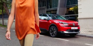 Citroen C4 Hybrid: Προσιτή πολυτέλεια με το βλέμμα στραμμένο στο μέλλον
