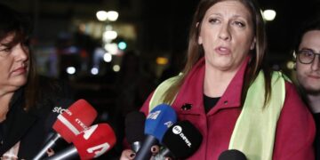 Κωνσταντοπούλου: Μην αγγίζετε τα ονόματα – Λέμε «ναι» στην αξιοπρέπεια, στη ζωή, στη μνήμη, στη δικαιοσύνη