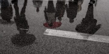 Καιρός: Φθινοπωρινά ξεσπάσματα, βροχές αλλά και τριαντάρια  – Πρόγνωση από την Α. Τυράσκη