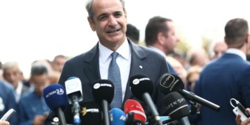 Μητσοτάκης για 28η Οκτωβρίου: Aφιερωμένη σε όσους και όσες δεν κοιμούνται, για την ελευθερία μας – Οι Ένοπλες Δυνάμεις στο σημαντικότερο μετασχηματισμό