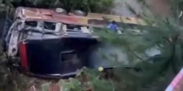 Τραγωδία στην Αργεντινή: Εννιά νεκροί μετά από πτώση λεωφορείου από γέφυρα