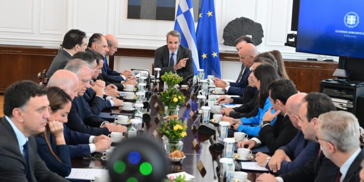 Συνεδριάζει την Τετάρτη (29/10) το υπουργικό συμβούλιο υπό τον πρωθυπουργό