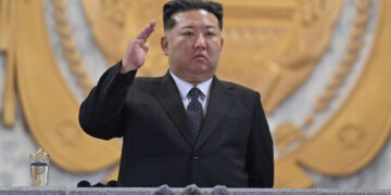 Ο Κιμ εκτόξευσε πυραύλους Κρουζ λίγο πριν φτάσει ο Τραμπ στη Νότια Κορέα