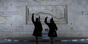 Άγνωστος Στρατιώτης: Πώς και πότε ελήφθη η απόφαση ανέγερσης – Η διαχρονική ιστορία του εθνικού μνημείου