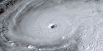 Τζαμάικα: Με ανέμους 300 χλμ ο φονικός τυφώνας Melissa στην Καραϊβική – Έφτασε στην Κούβα, εντυπωσιακές εικόνες