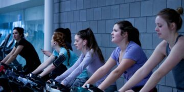 Έρευνα: Η γυναικεία καρδιά αντιδρά καλύτερα στην άσκηση – Γιατί οι άνδρες πρέπει να προσπαθήσουν διπλά