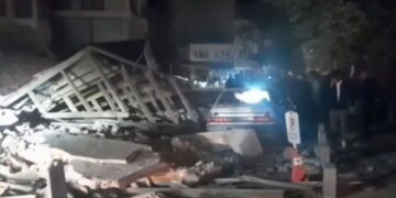 Τουρκία: Βίντεο από τη στιγμή του ισχυρού σεισμού των 6,1 Ρίχτερ – Κτίρια κατέρρευσαν και υπέστησαν σοβαρές ζημιές