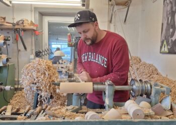 Γερμανία: Στο Σάιφεν η τέχνη των ξύλινων παιχνιδιών περνά από γενιά σε γενιά εδώ και 300 χρόνια