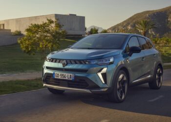 Τα δημοφιλέστερα Renault απέκτησαν εορταστική τιμή