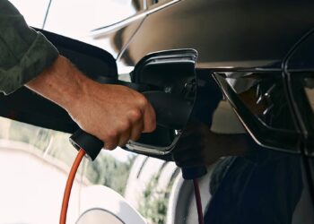 Επιστρέφει στη βενζίνη ο κάτοχος ηλεκτρικού;