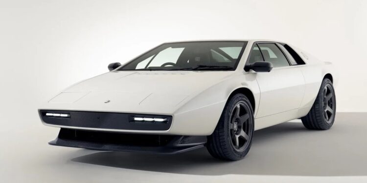 Η Lotus Esprit επιστρέφει με ανθρακόνημα και πολλά άλογα