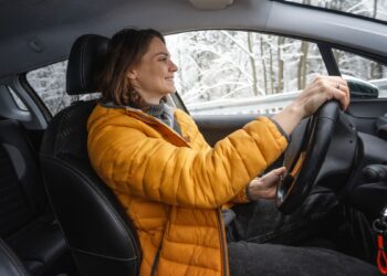 Οδηγείς με μπουφάν; Κακώς!