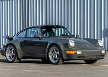 Μια συλλεκτική Porsche 911 Turbo δεν έχει ανάγκη από τη λάμψη του Χόλυγουντ