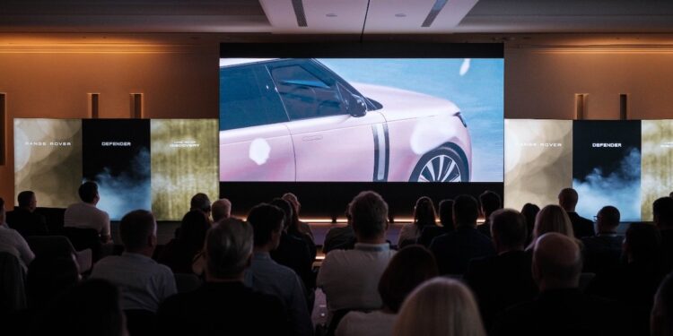 Jaguar Land Rover στην Ελλάδα!