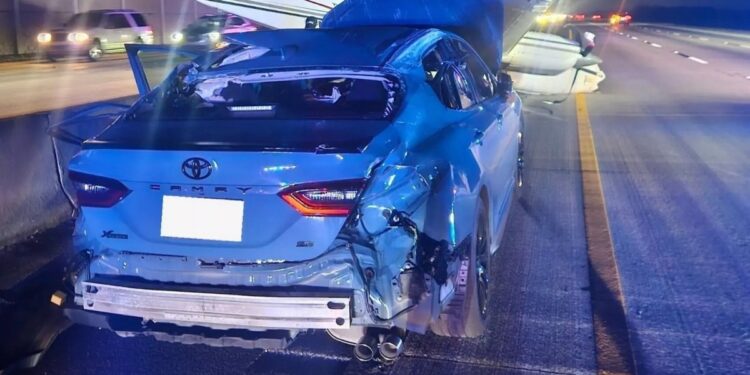 Toyota άντεξε σύγκρουση με… αεροπλάνο! (+video)