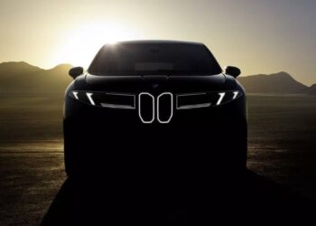 Η νέα BMW iX1 στα βήματα της iX3