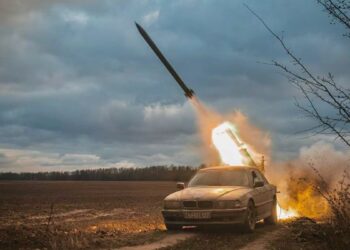 Η BMW 7 μπορεί να μετατραπεί και σε… εκτοξευτή ρουκετών (+ video)