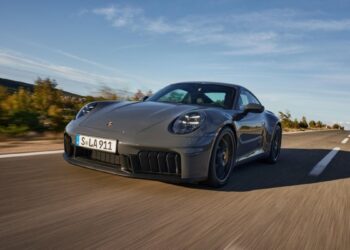 Οι υβριδικές Porsche 911 δεν συμπαθούν την ακινησία