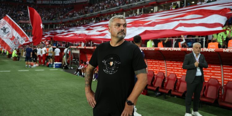 Ράις: «Ο πρώτος μας στόχος είναι η 8άδα του Conference League» - www.ertsports.gr