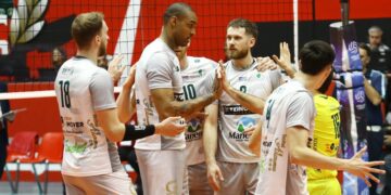 Ο απίστευτος Μίλωνας νίκησε και τον Ολυμπιακό μέσα στο "Μ. Μερκούρη" - www.ertsports.gr