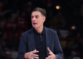 Μπαρτζώκας στην ΕΡΤ: «Εστιάζουμε στο ματς με την Μπολόνια, ίσως γυρίσουν πιο νωρίς οι Γουόρντ και Φαλ» (vid) - www.ertsports.gr