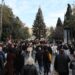 Κορυφώνεται η εορταστική κίνηση στην αγορά σε Αθήνα και Θεσσαλονίκη - Κοσμοσυρροή στους μεγάλους εμπορικούς δρόμους - ertnews.gr