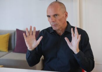 Βαρουφάκης: Συγχαρητήρια στον κ. Πιερρακάκη, αλλά το μίσος είναι ο δικός μας τίτλος τιμής