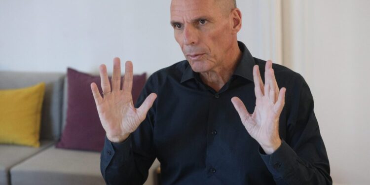 Βαρουφάκης: Συγχαρητήρια στον κ. Πιερρακάκη, αλλά το μίσος είναι ο δικός μας τίτλος τιμής