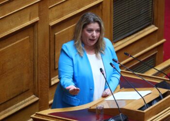 Πηγές ΝΔ: Απαράδεκτη σεξιστική επίθεση Κωνσταντοπούλου προς τη Συρεγγέλα - Μ. Λαζαρίδης: «Nτροπή για το Κοινοβούλιο» - ertnews.gr