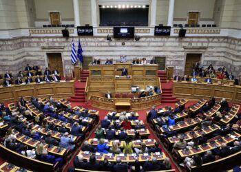 Βουλή: Υπερψηφίστηκε ο προϋπολογισμός του 2026 με 159 «ναι» - Σφοδρή κριτική από την αντιπολίτευση - ertnews.gr