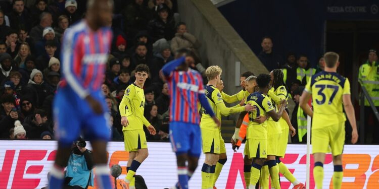 Η Τότεναμ πέρασε νικηφόρα από το "Σέλχαρστ Παρκ" - www.ertsports.gr