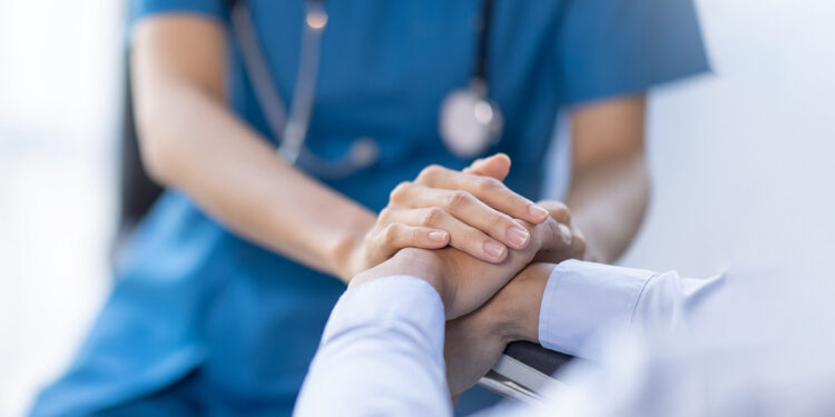 Να εξαιρεθούν οι προσωπικοί γιατροί από την υποχρέωση των κατ’ οίκον επισκέψεων, ζητά ο Ιατρικός Σύλλογος Αθηνών