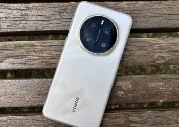 Honor magic8 mini, Honor Magic8 Mini: &Delta;&iota;έ&rho;&rho;&epsilon;&upsilon;&sigma;&alpha;&nu; &tau;&alpha; &chi;&rho;ώ&mu;&alpha;&tau;&alpha; &kappa;&alpha;&iota; &nu;έ&alpha; &sigma;&tau;&omicron;&iota;&chi;&epsilon;ί&alpha; &gamma;&iota;&alpha; &tau;&eta; &laquo;&mu;&iota;&kappa;&rho;ή&raquo; &nu;&alpha;&upsilon;&alpha;&rho;&chi;ί&delta;&alpha;