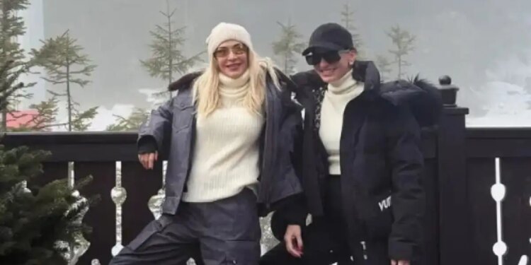 Η Άννα Βίσση μαζί με τα εγγόνια της στη Γαλλία για τα Χριστούγεννα