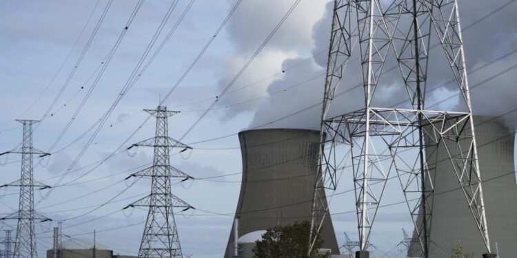 Κόμβος η Ελλάδα και για την μεταφορά και υγροποίηση διοξειδίου του άνθρακα μετά το αέριο και το ρεύμα – Στα 4 δισ. ευρώ τα έργα