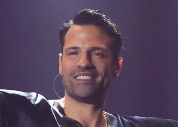Η συναυλία του τραγουδιστή στην Κωνσταντινούπολη για τουρκικό φιλανθρωπικό ίδρυμα