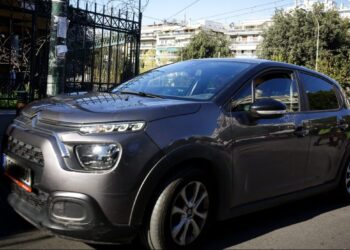 Αναβλήθηκε για τις 12 Ιανουαρίου η δίκη του τράπερ που βρέθηκε με κλεμμένο όχημα στη Γλυφάδα