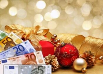 ΓΣΕΕ: Η καταβολή του Δώρου Χριστουγέννων – Τι πρέπει να γνωρίζουν οι μισθωτοί