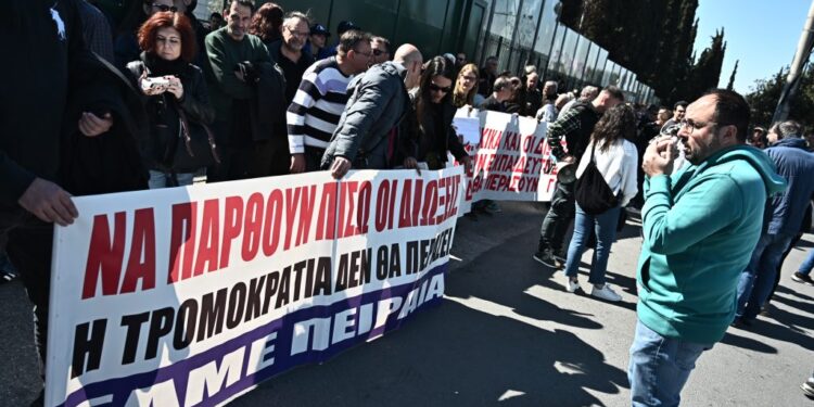 OΛME: Συμμετοχή στην πανδημοσιοϋπαλληλική απεργία της ΑΔΕΔΥ στις 16 Δεκεμβρίου