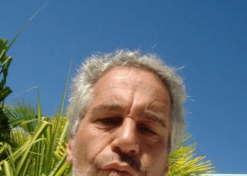 Φωτογραφίες και έγγραφα από τον φάκελο Επστάιν «έκαναν φτερά»: Κατηγορίες για τους χειρισμούς Τραμπ