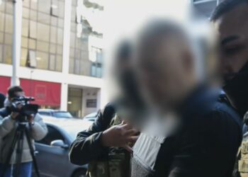 Κύκλωμα κοκαϊνης: Στις φυλακές οδηγείται ο «Εl Patron» – Αναζητείται 73χρονος συνεργάτης που ήταν αντιπρόσωπος στα καρτέλ της Λ. Αμερικής