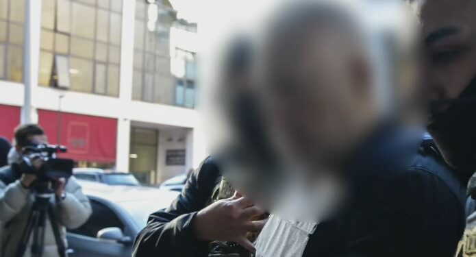 Κύκλωμα κοκαϊνης: Στις φυλακές οδηγείται ο «Εl Patron» – Αναζητείται 73χρονος συνεργάτης που ήταν αντιπρόσωπος στα καρτέλ της Λ. Αμερικής