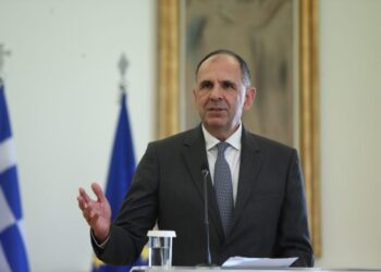 Τηλεφωνική επικοινωνία Γεραπετρίτη με τον Αιγύπτιο ομόλογό του