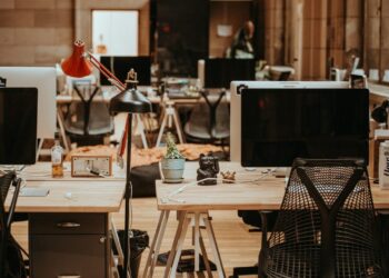 ΤτΕ: Σε άνοδο τιμές και ενοίκια για επαγγελματικά ακίνητα το πρώτο εξάμηνο 2025