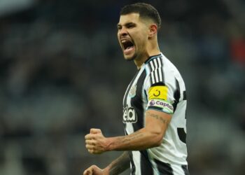 Υπογράφει νέο συμβόλαιο ο Μπρούνο Γκιμαράες - www.ertsports.gr