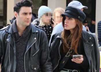 Έμειναν σπίτι με την κόρη τους που είχε 40 πυρετό