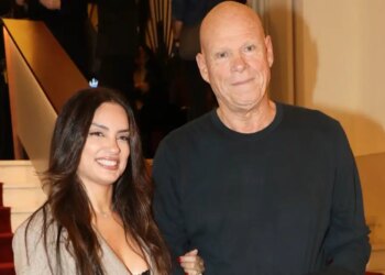 «Στην πρώτη μας γνωριμία του απευθύνθηκα στον πληθυντικό»