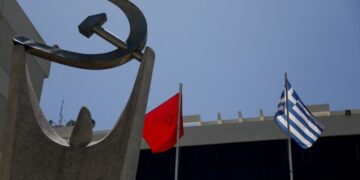 ΚΚΕ: Ε.Ε. και Μητσοτάκης προικοδοτούν τον Ζελένσκι και κάνουν στροφή στην πολεμική οικονομία