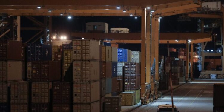 Βιομηχανία: Μείωση 2,4% στις τιμές εισαγωγών τον Οκτώβριο